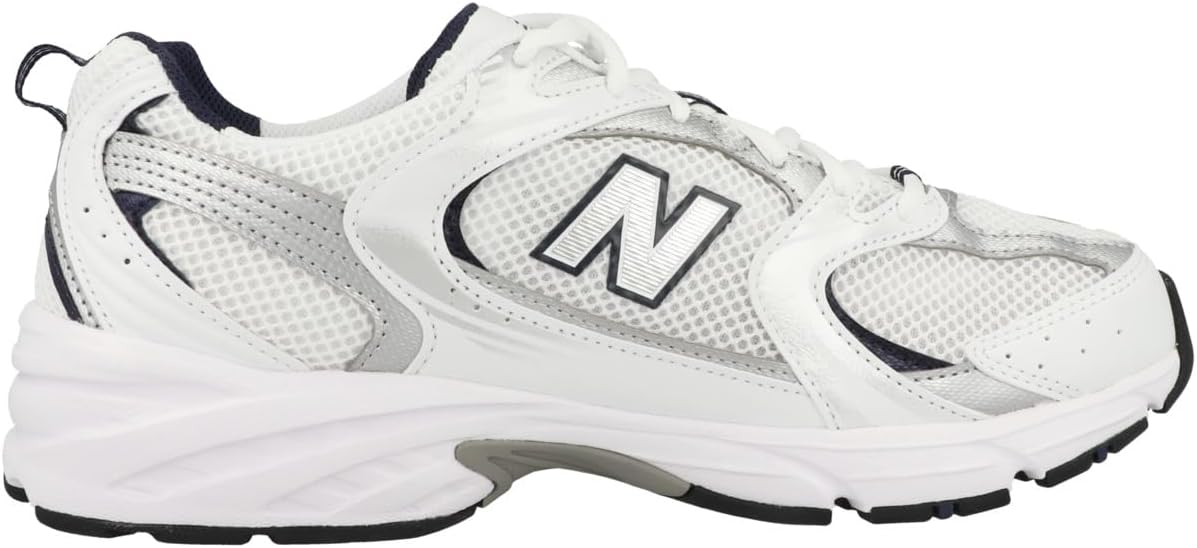 "New Balance 530: Estilo y Comodidad en Cada Paso"