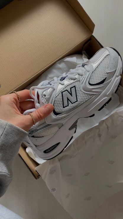 "New Balance 530: Estilo y Comodidad en Cada Paso"
